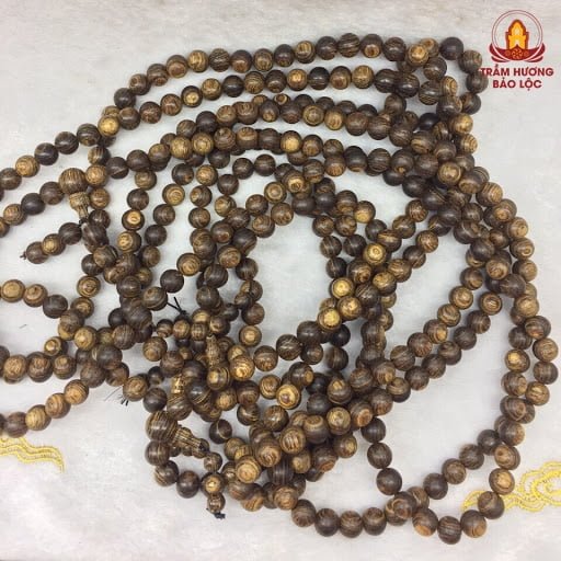 trầm hương sánh chìm