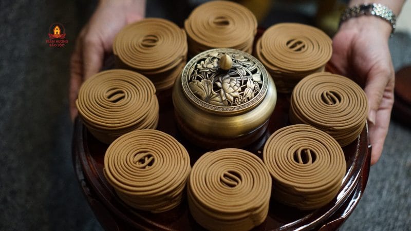 Nhang trầm hương