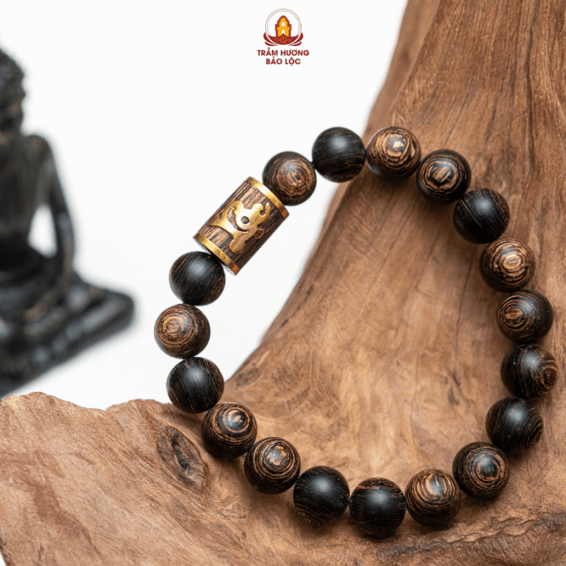 Vòng Tay Trầm Sánh Mix Charm Vàng Chữ Lộc