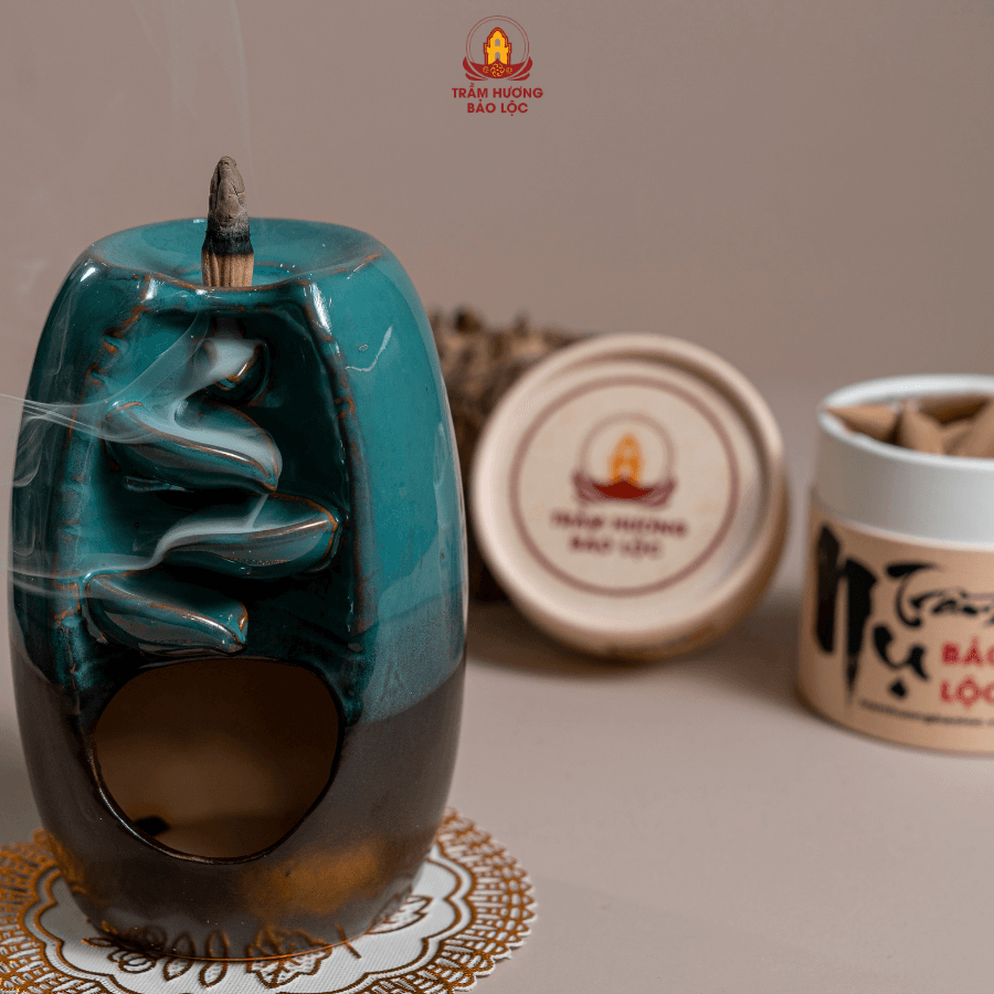 Nụ Trầm Hương Khói Ngược – Thú Chơi Tinh Tế Và Thư Thái 21 Nụ trầm thác khói